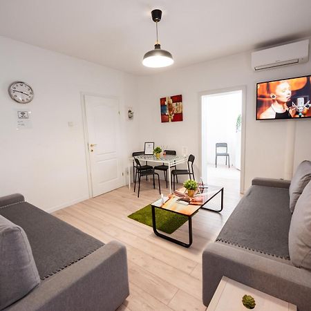 Ideal Accommodation Unirii Square بوخارست المظهر الخارجي الصورة